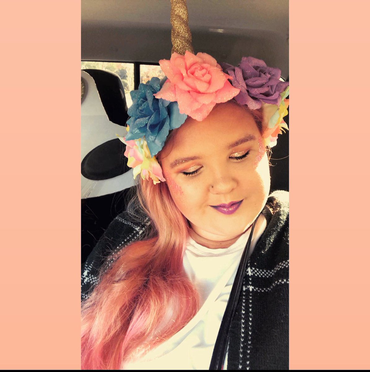 pastorkatelyn's tweet photo. Seriously perfect hair dye for my Halloween costume! #unicornvibes @Influenster #BoldHairChallenge #ClairolProVIP #Complimentary #Contest https://t.co/xfsn08ngmB