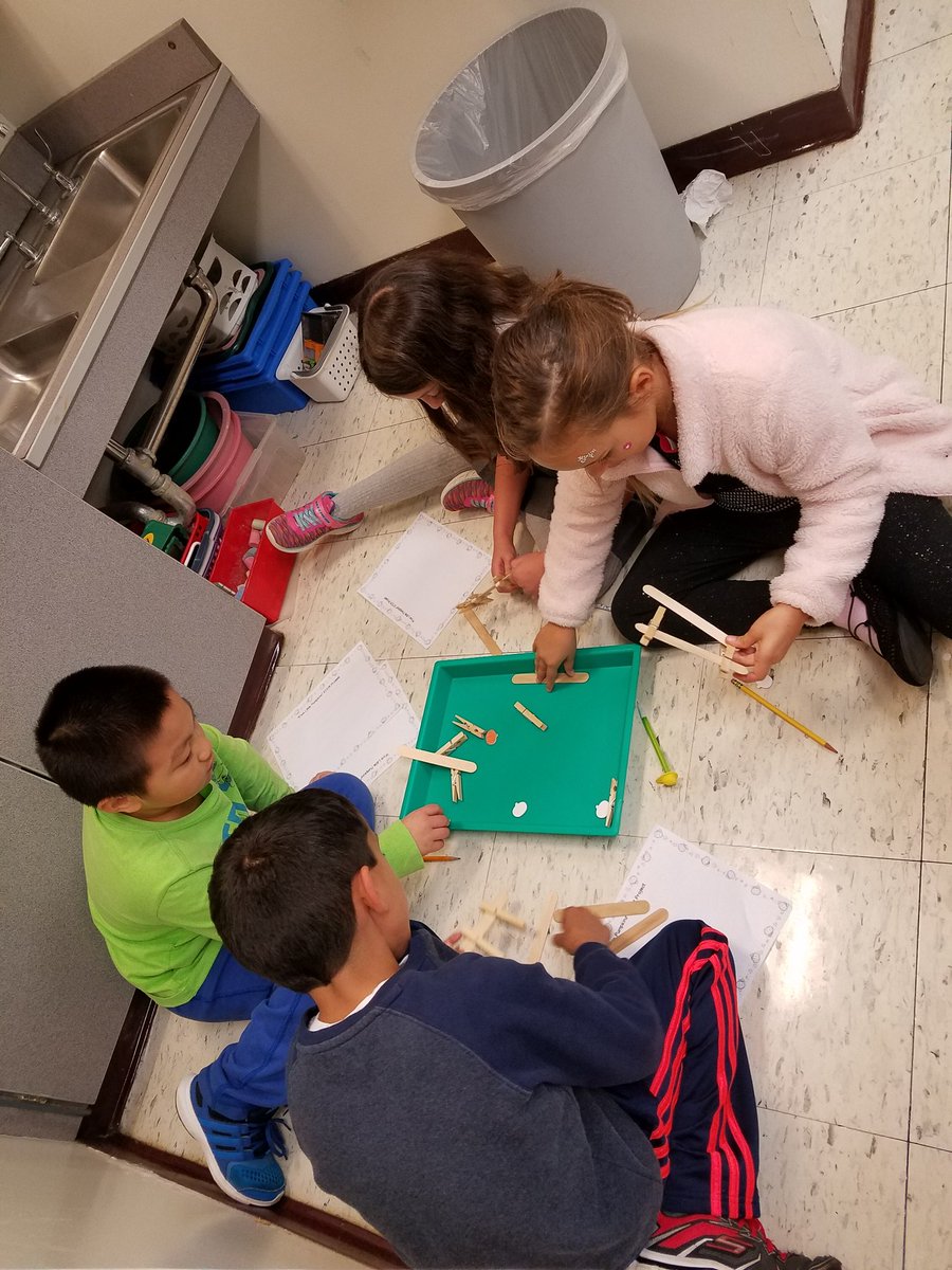DawnEelman's tweet photo. Five Little Pumpkins second grade STEM challenge! #bravobburg https://t.co/FxyIaAbT8b