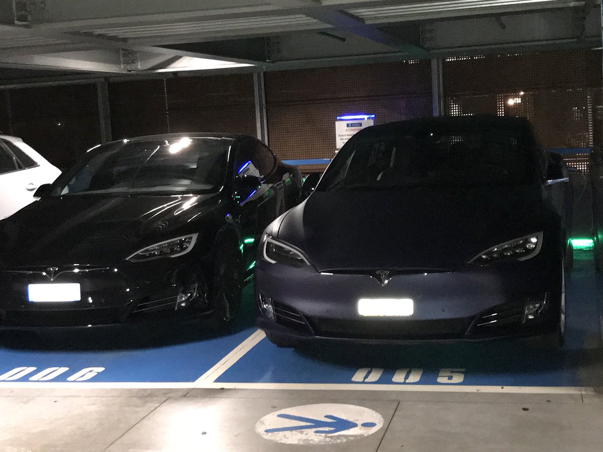 lamiatesla's tweet photo. Como, parcheggio #valduce, ricarica gratuita per la mia #tesla e per un’altra #models con targa Svizzera. https://t.co/cd1uAbrzC6