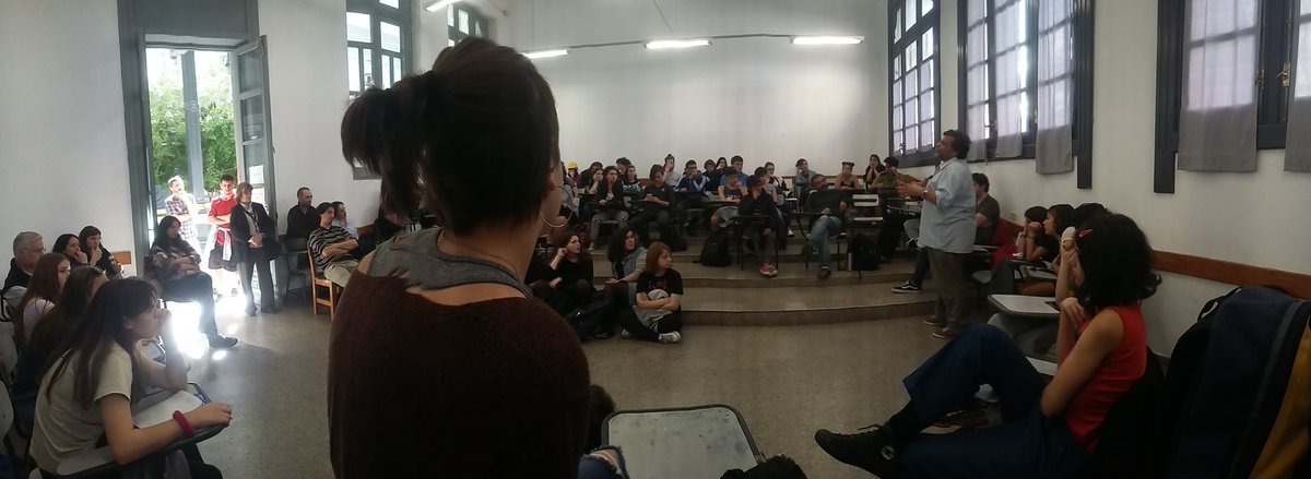 OCUPACIÓN | Nuevamente con destacable asistencia se está realizando la Asamblea para evaluar avances y planear futuras acciones