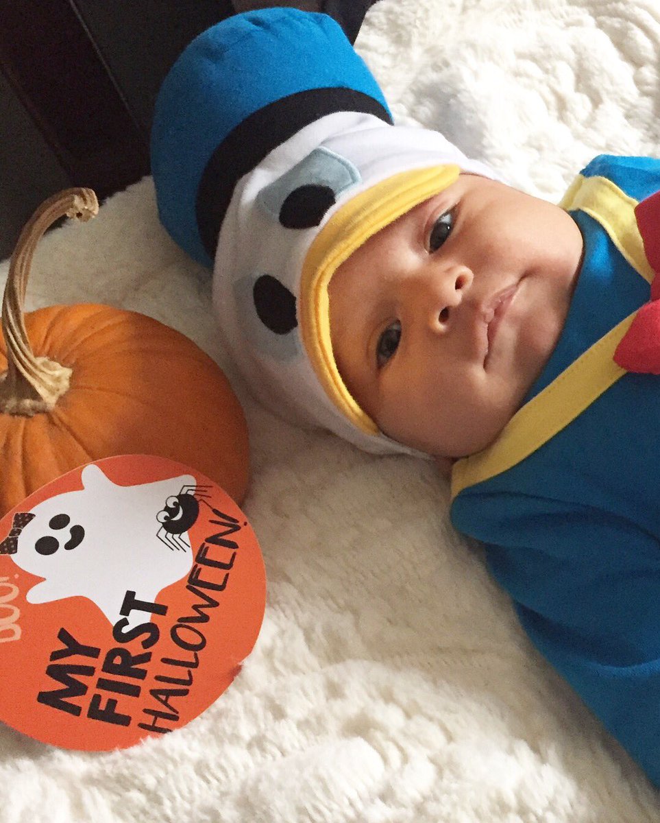 mamitiffff's tweet photo. Happy 2months to Savannah & Happy Halloween everyone 🎃💖🦆 #secondcostume https://t.co/wsIHZLwVHh
