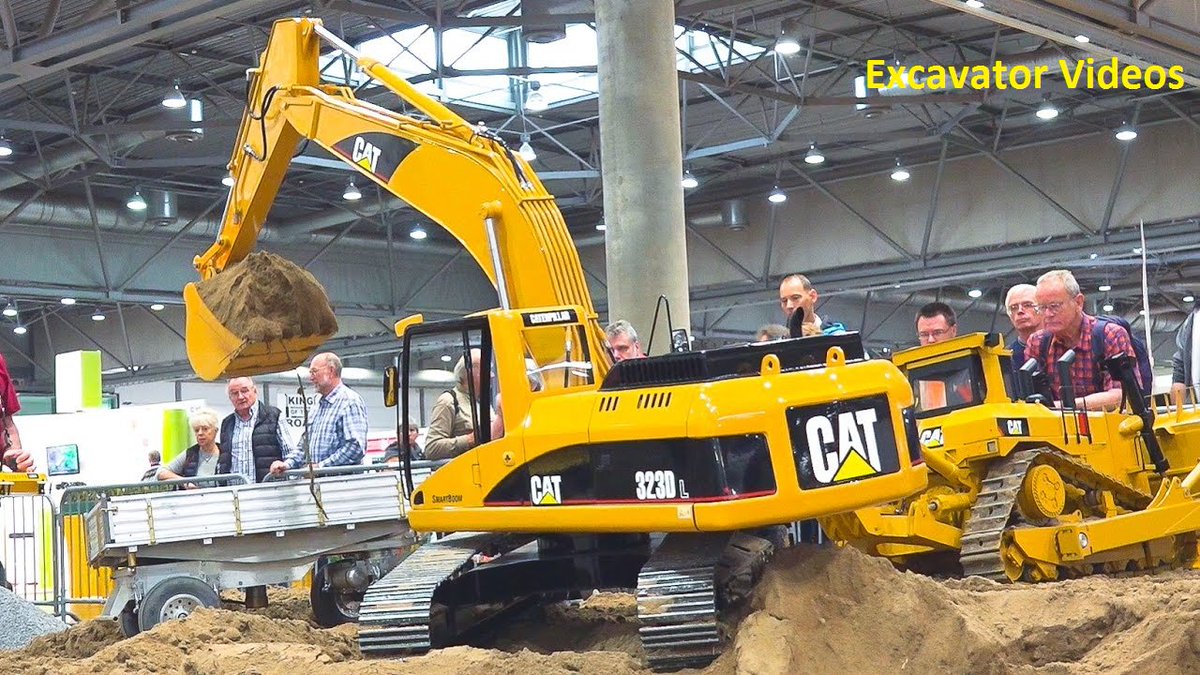 ExcavatorV's tweet photo. 👩‍🚒#Excavator Vidoes# 👨‍🚒CAT CATERPILLAR EXCAVATOR AT WORK RC MODEL SCALE👩‍🚒 # @ExcavatorV 👨‍🚒👩‍🚒 https://t.co/ewIWjCRXRU