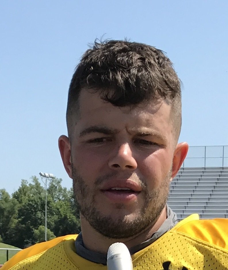 MikeReisSIU's tweet photo. SIU QB Sam Straub: "no torn ligament." Tells @salukiradio injury "sucks," timing "crazy,"&amp; Hearn "absolutely ready." https://t.co/I6gWda6gIR https://t.co/1MkNKATfWR