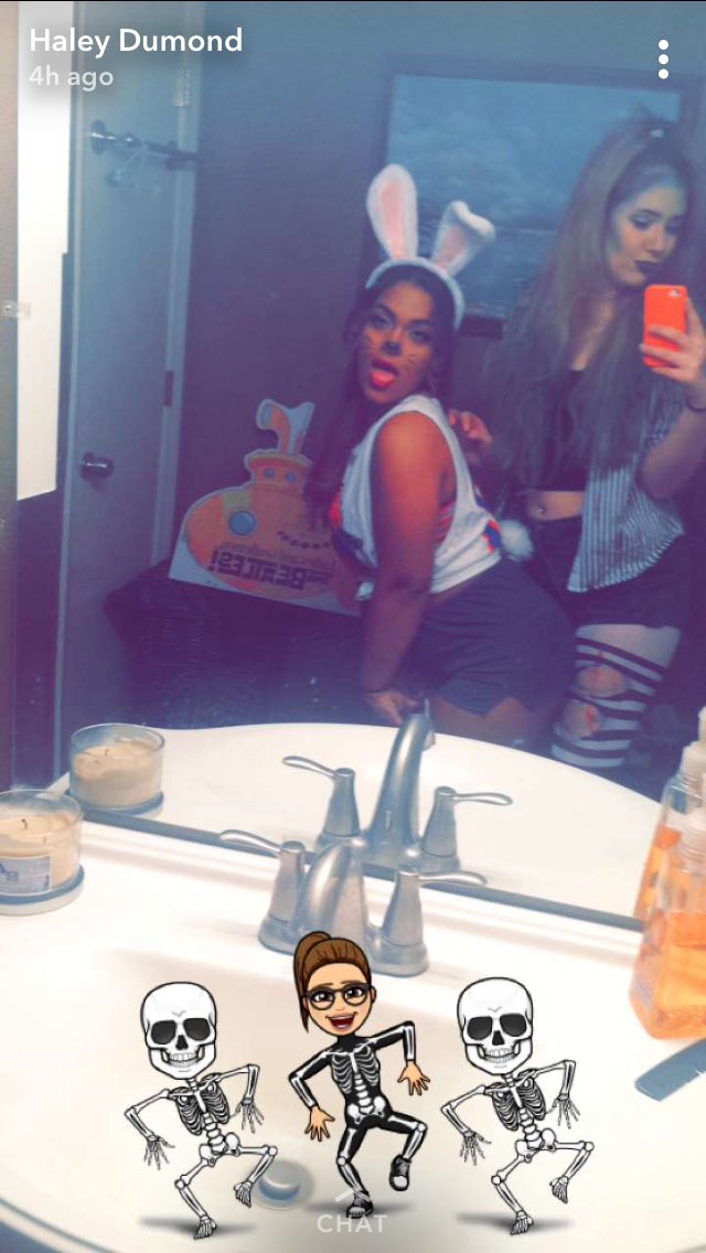 aritheeaardvark's tweet photo. Halloween was the best. Me and the girls go crazy. Everclear kind of holiday ☠️👽👻🎃 https://t.co/cqXde9YbZK
