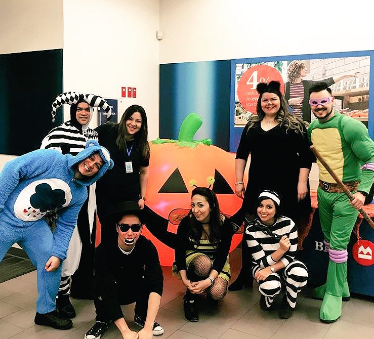 Wishing you a #HappyHalloween from all your friends at #BMO #DufferinMall 🎃 <a href="/POliveiraRVP/">Paula Oliveira</a>