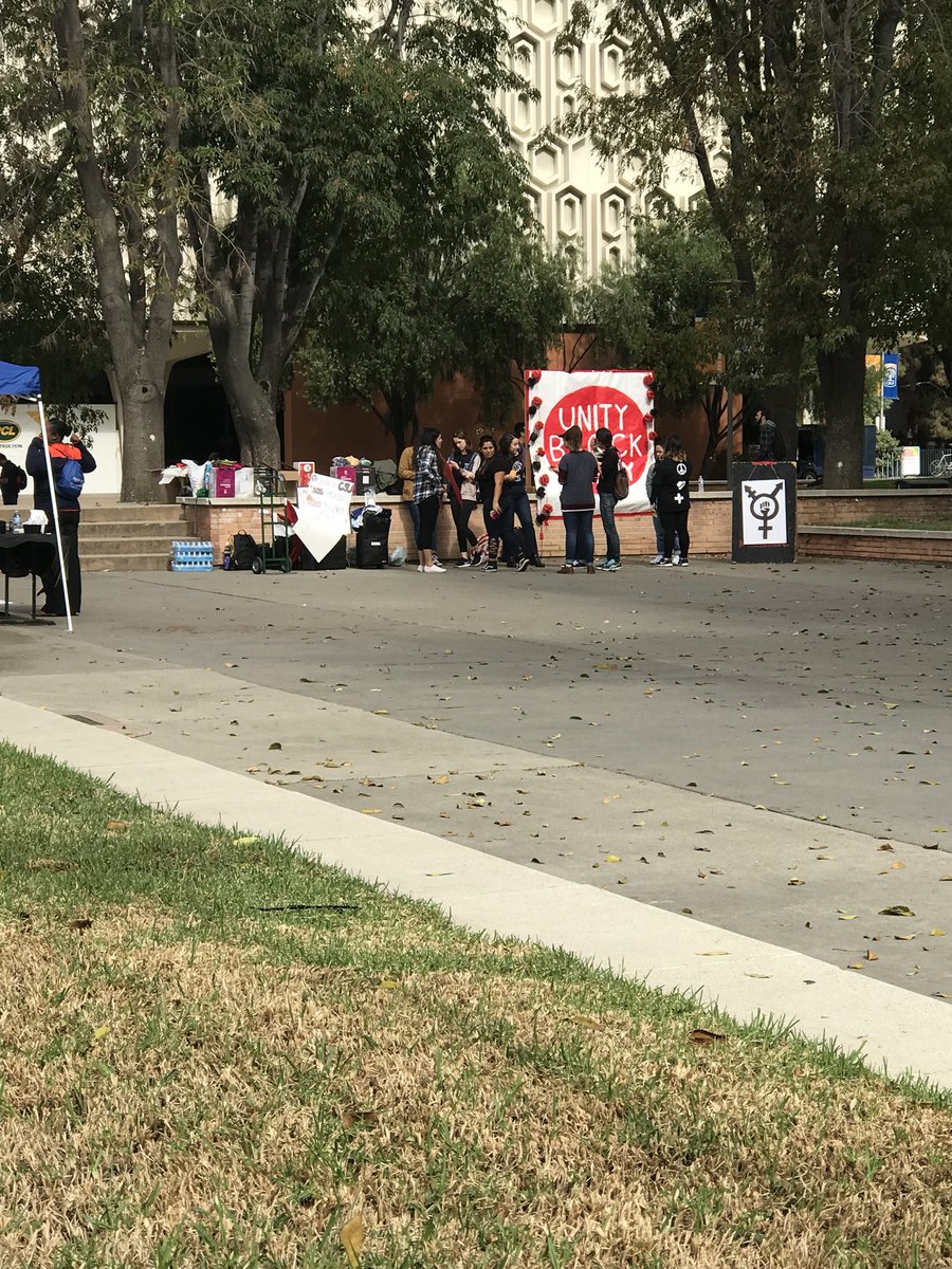 diane_ortiz_'s tweet photo. SQE setting up for the Unity Block Party in response to the Milo Yiannopoulos event #unityblockparty #csuf #yiannopoulos https://t.co/THCGZBOib4