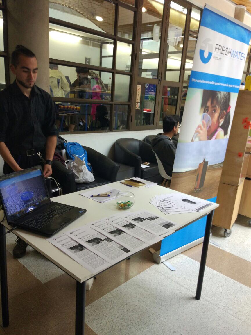 FreshWaterCL's tweet photo. En @suet2017 Seminario Universitario de Electrónica y Tecnología de @UTEM motivando a alumnos a ser #changesmaker https://t.co/Cpdd22bHnZ