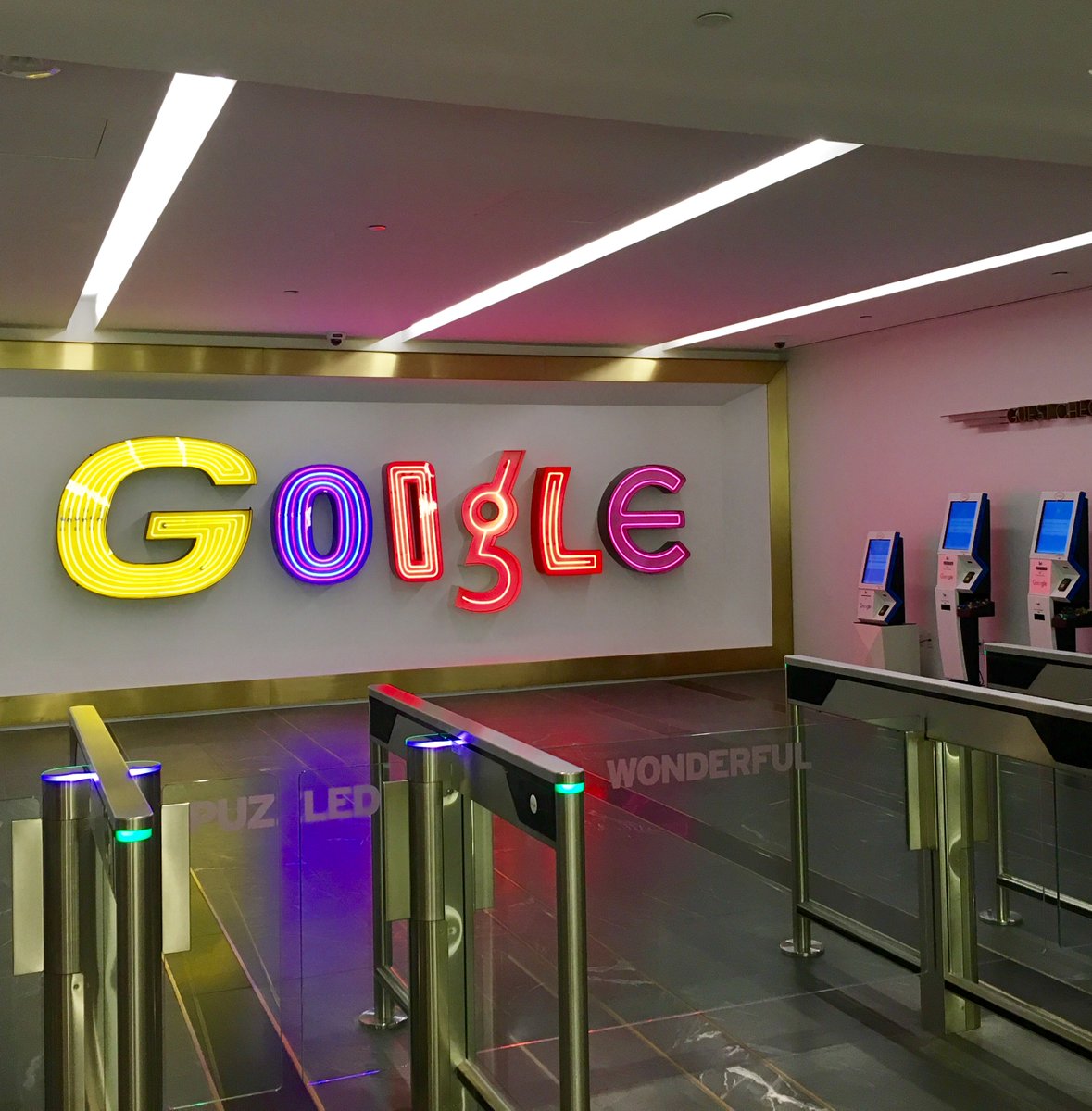 cgpartners's tweet photo. Understanding the future of digital signage at @DSFederation's annual Coffee &amp; Controversy event #DigitalSignageWeek #DesignforCulture https://t.co/FxguXiZ6ew