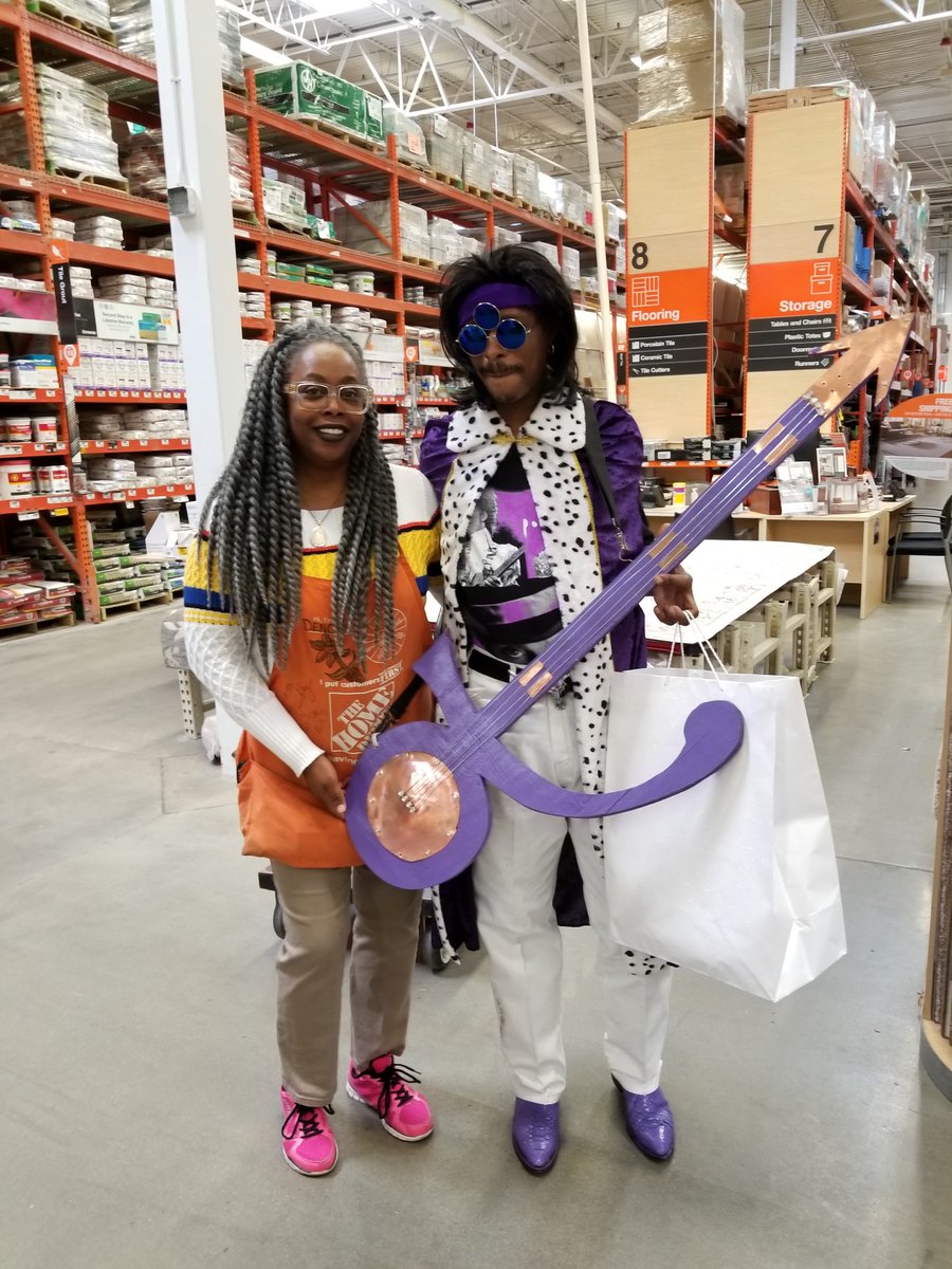 DenoraTaylor's tweet photo. PRINCE ROGER NELSON CAME TO PASS OUT GOODIES FOR ASSOCIATES HIS FAVORITE STORE 0882 FAIRFIELD, AL - THANKS SKIP https://t.co/uTvHfxQ24P