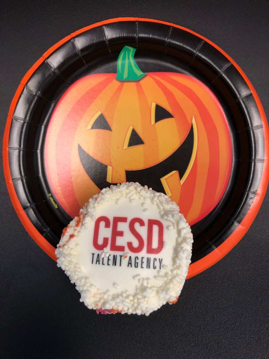 kfslevin's tweet photo. #HappyHalloween #cesdtalent https://t.co/bX7Sb2ysLX
