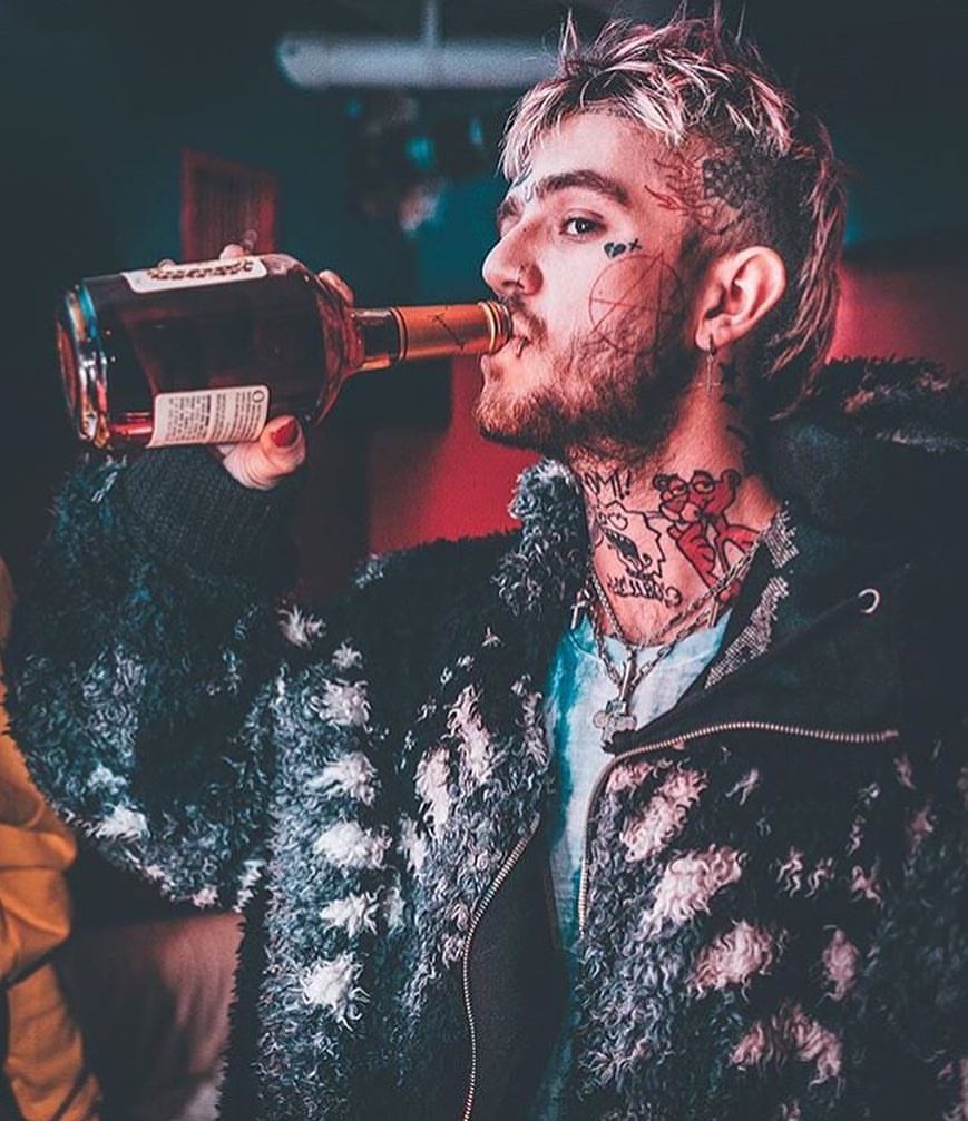Lilpeep's tweet photo. FORT WORTH who's cumming?? #comeoverwhenyouresober TOUR 11.10 https://t.co/LjLUho0GtS https://t.co/8CfbbPcgMs