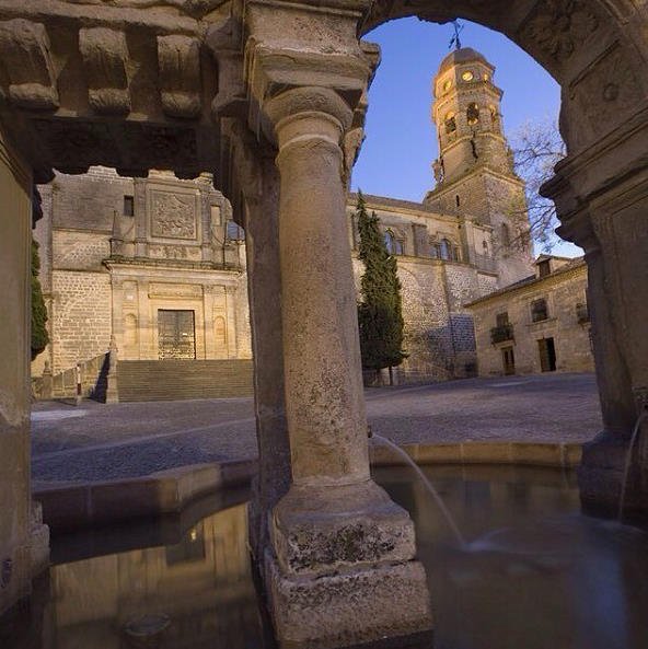 viveandalucia's tweet photo. Así de mágica es Baeza. Tienes que venir a conocerla. https://t.co/9soUtlQNoV vía #Instagram cc @jaenturismo #viveandalucía #intensamente https://t.co/EdU4MMFgcQ