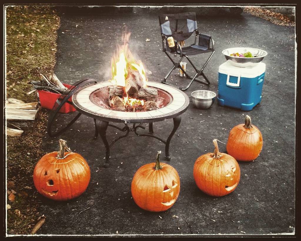 Come get come candy, I'm ready for you, #Halloween people!