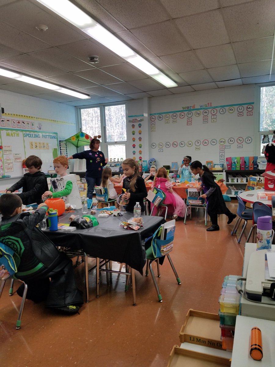 mtarlingtonk8's tweet photo. Halloween fun! https://t.co/UaWx61toHF