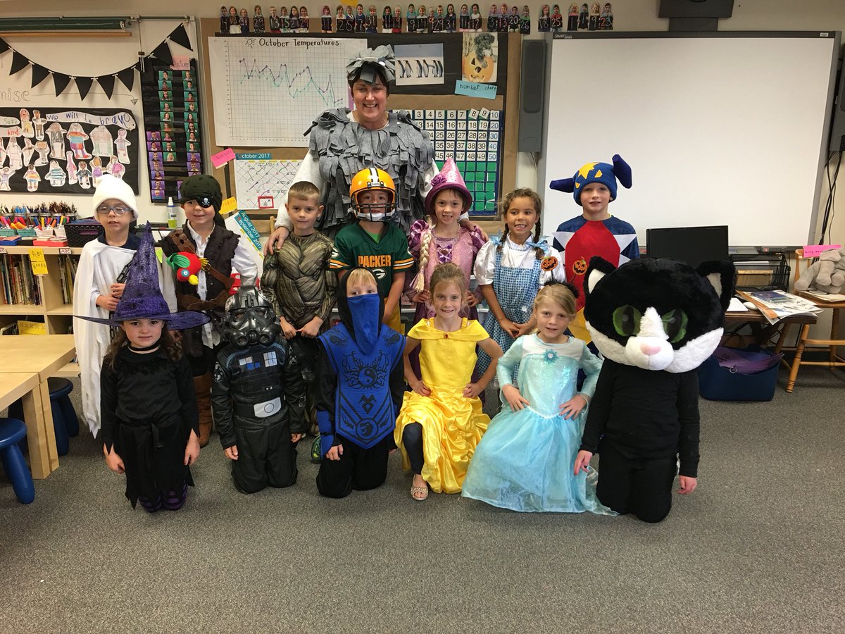 MaureenKno's tweet photo. Harvest Party fun in kindergarten! 🎃 https://t.co/JAmXDe5aJ7