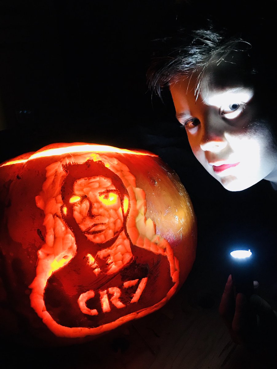 katefenton's tweet photo. The scariest thing I could think of... #HappyHalloween #ronaldo #PumpkinChallenge https://t.co/Qv8flpZti0