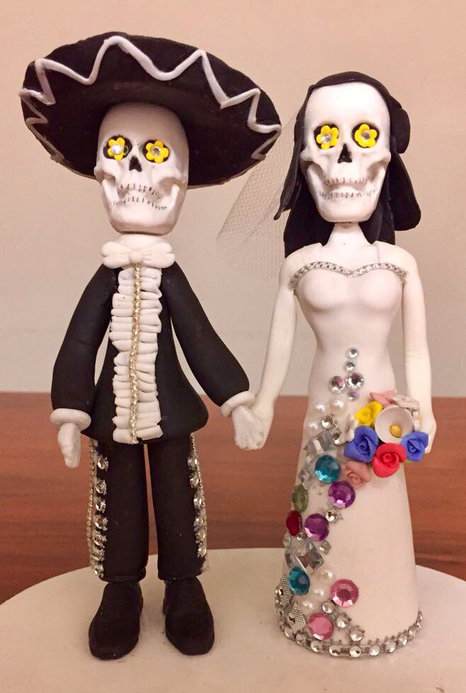 lareformamty's tweet photo. Tenemos cake toppers de #Boda para TODOS los gustos y necesidades 💀🎃👻 https://t.co/bsDAbATfL0