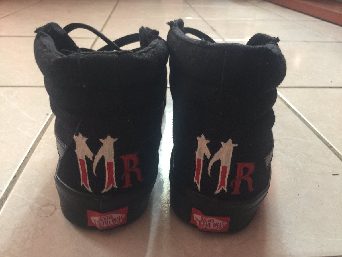 OscarShockDG's tweet photo. @VANS_66 Customized for @maskedrepublic @LuchaLoot @TheCrashLuchas #HechoEnMéxico🇲🇽 #ShockDesign https://t.co/dK9lGqsJnd