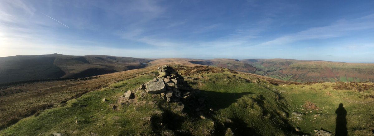 outlawcatcher1's tweet photo. Just love this panorama #breconbeacons #ilovewales #visitwales #chwarelyfan #visitbritain #wales #cymru #pridecymru https://t.co/HuXJHOmxoE