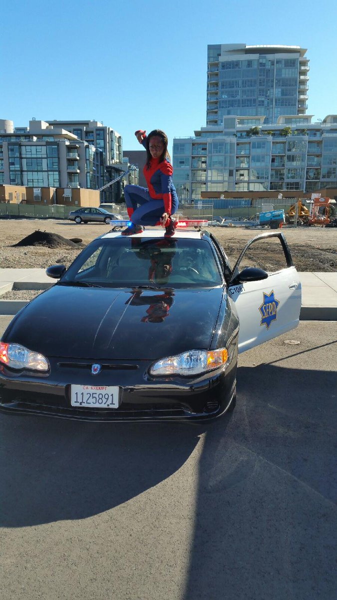 OfficerGayla's tweet photo. Be Safe and Happy Halloween!! #spiderwomen #costumes #halloween  #safetyfirst #SF #BayArea https://t.co/wKEekxFPkH