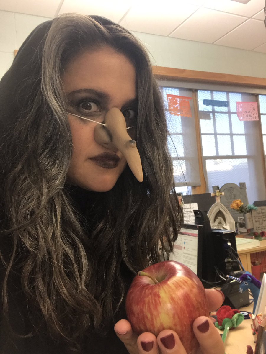 MsStrano's tweet photo. Halloween fun at HBMS! 🎃👻 #weareHB #engageHB https://t.co/sHV2NKh3rX