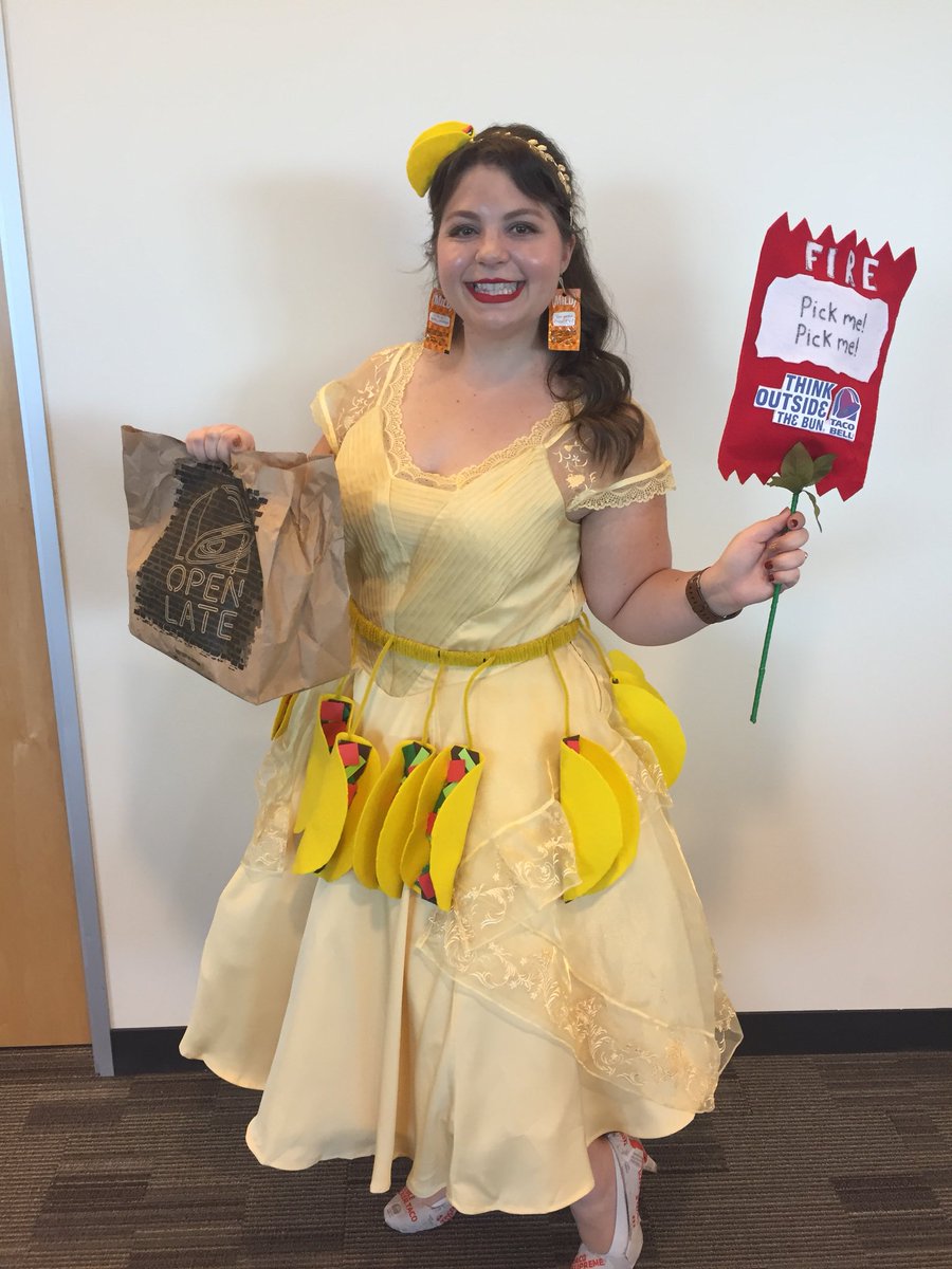 elmcharron's tweet photo. Straight fire (sauce) 🔥@tacobell since I couldn’t be a naked chicken chalupa at work #yoquierotacobell #HappyHalloween https://t.co/ciUjcdUwv3