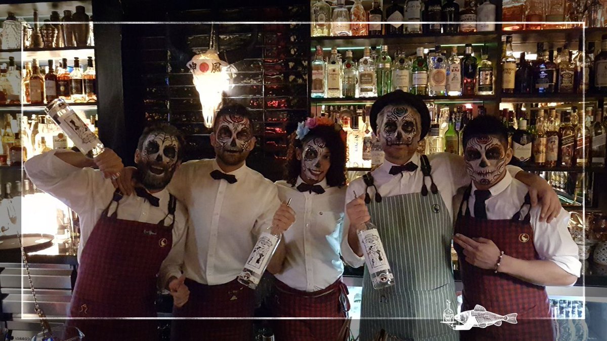 DiegoCabreraBar's tweet photo. ¡Ya estamos preparados en #SalmonGuru para celebrar el #DíaDeLosMuertos con #Mezcal @SieteMisterios y unos #cócteles de muerte! https://t.co/eOjtjSOQ9g