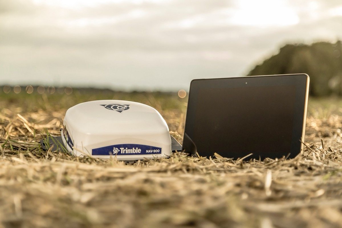 ptx_trimble's tweet photo. The new GFX-750 display system is designed from the ground up to be innovative, yet intuitive. #GFX #NAV900 https://t.co/kJHp7jHZBV https://t.co/er4UxzXjOG