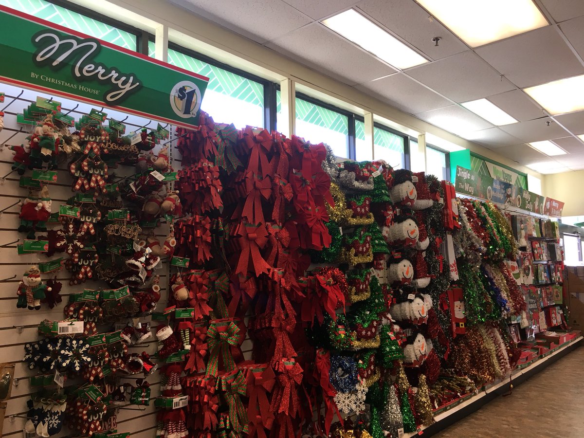 melodytash's tweet photo. Happy Halloween!🎃 
I went to the Dollar Tree today to pick up a few trick-or-treats. Hope the kids all like garlands!! https://t.co/zk5zK3QbsB