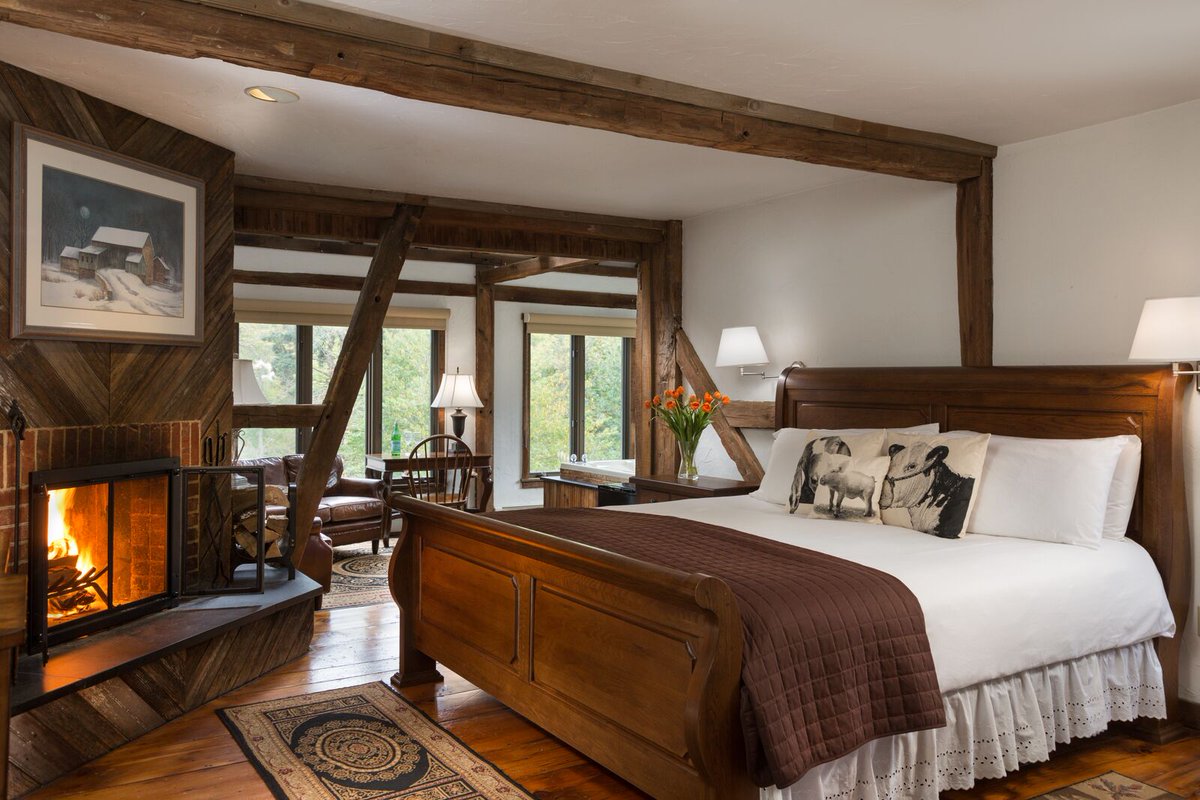 GlasbernInn's tweet photo. Thanks to @longislandpulse for featuring us as a favorite cozy lodge to visit this winter! https://t.co/xRXRlo50vG https://t.co/M8MpJsub2R