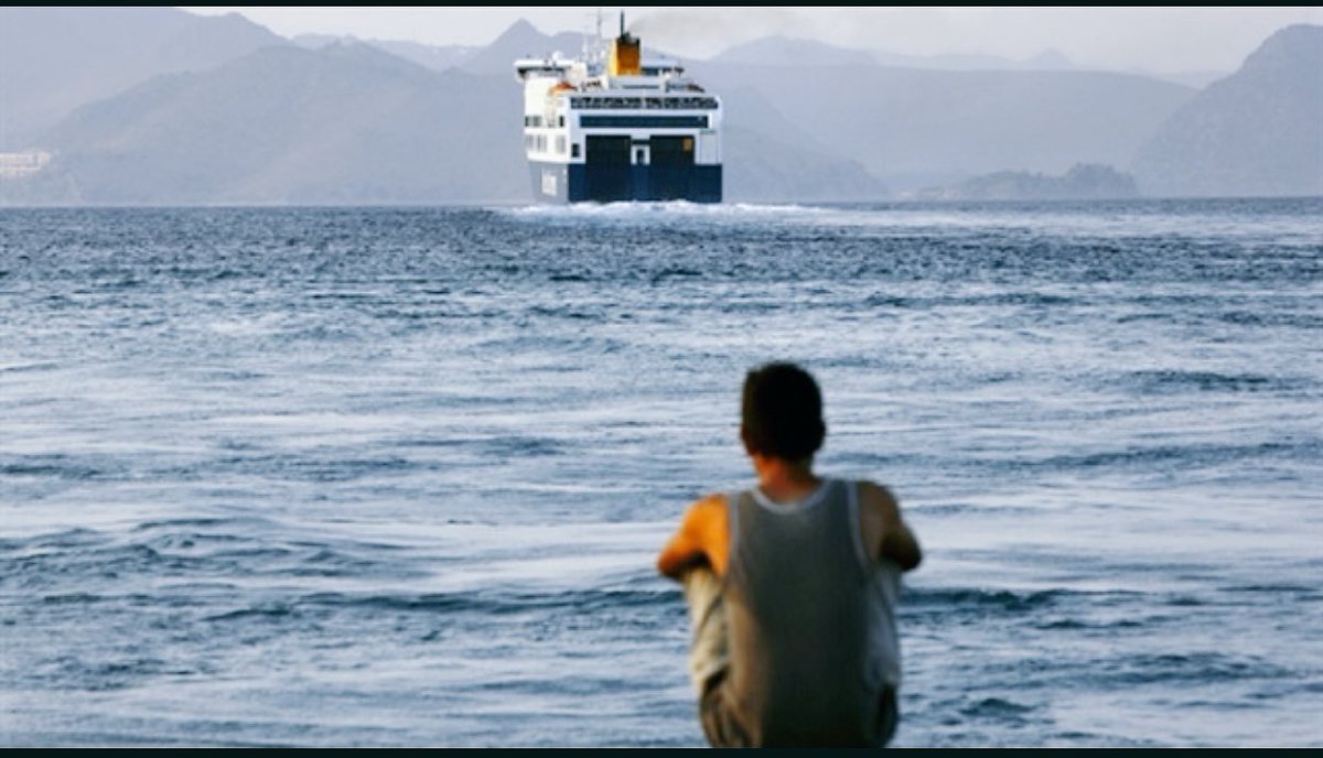 العابرون وقد ألفت حديثهم 
مروا..
وأنت على الحنين تكابرُ!
.
ونسيتَ أن الدار..
دارُ مُهاجَرٍ
هل يشتكي مما شكيتَ مهاجِرُ!؟