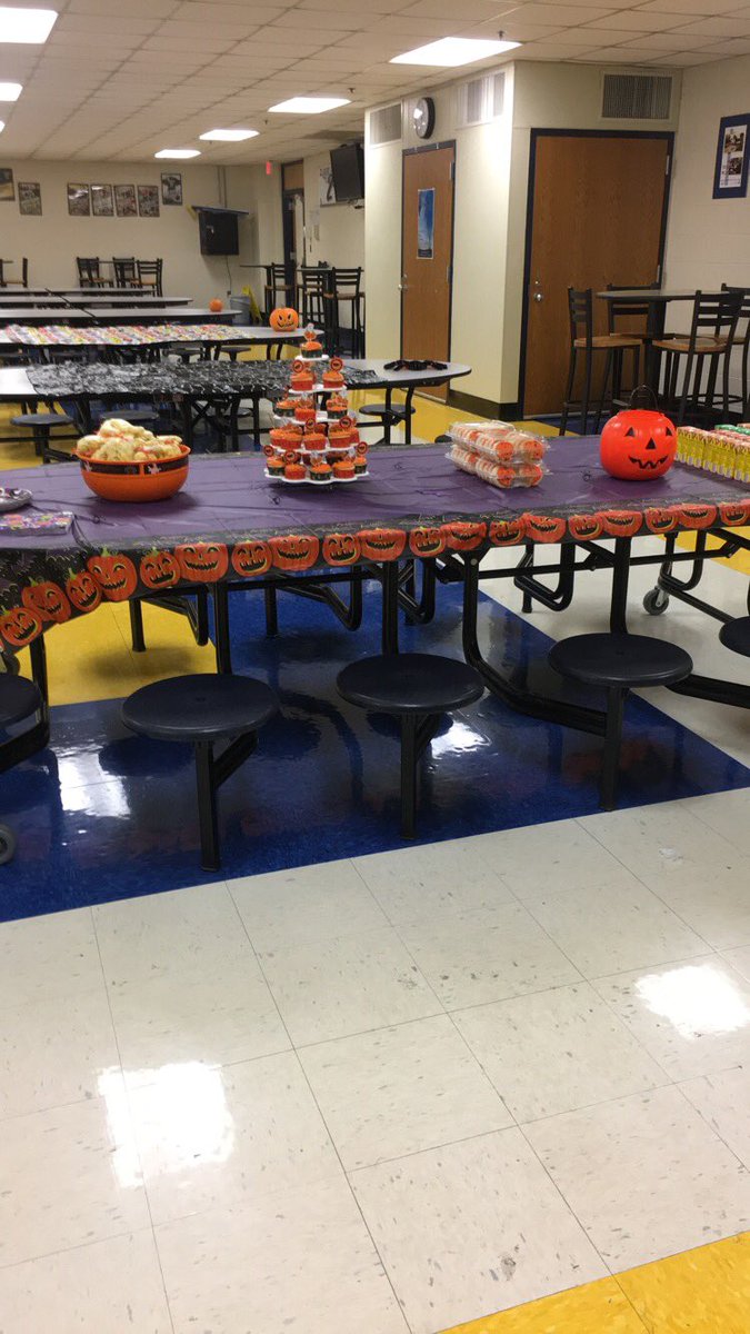 BBShelbyCounty's tweet photo. Best Buddies Halloween Party was a success! Thanks to everyone for helping it come together and the admin for judging the costume contest! https://t.co/U4b0ixBxO1