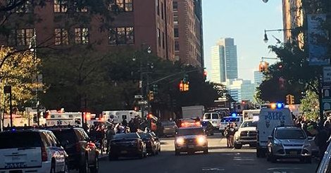 NBCNewYork's tweet photo. Officials say the truck driver deliberately mowed down people in Tribeca, leaving at least six dead and 15 injured https://t.co/yDdbm2muT7 https://t.co/vs2lMXBpIe