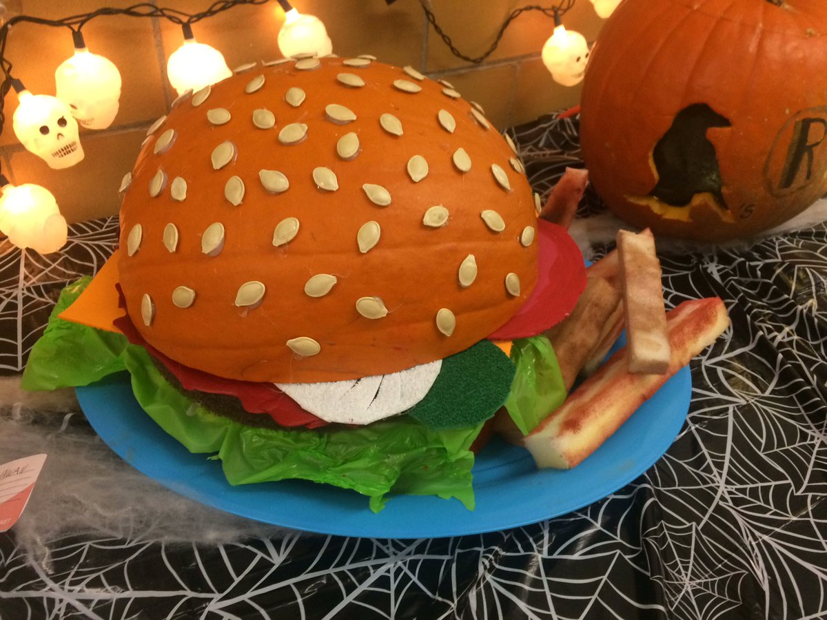 LVanclan's tweet photo. Ryerson's pumpkin decorating contest https://t.co/ChfLliAhWr