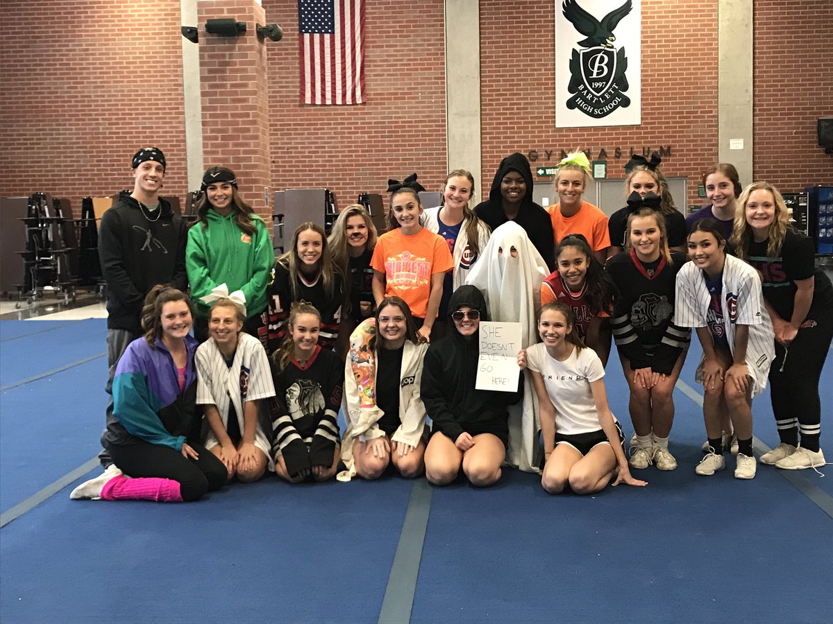 CoachWarczynski's tweet photo. Happy Halloween from your varsity cheer team! #bhsvarsitycheer #happyhalloween https://t.co/FFHC6rhvVb