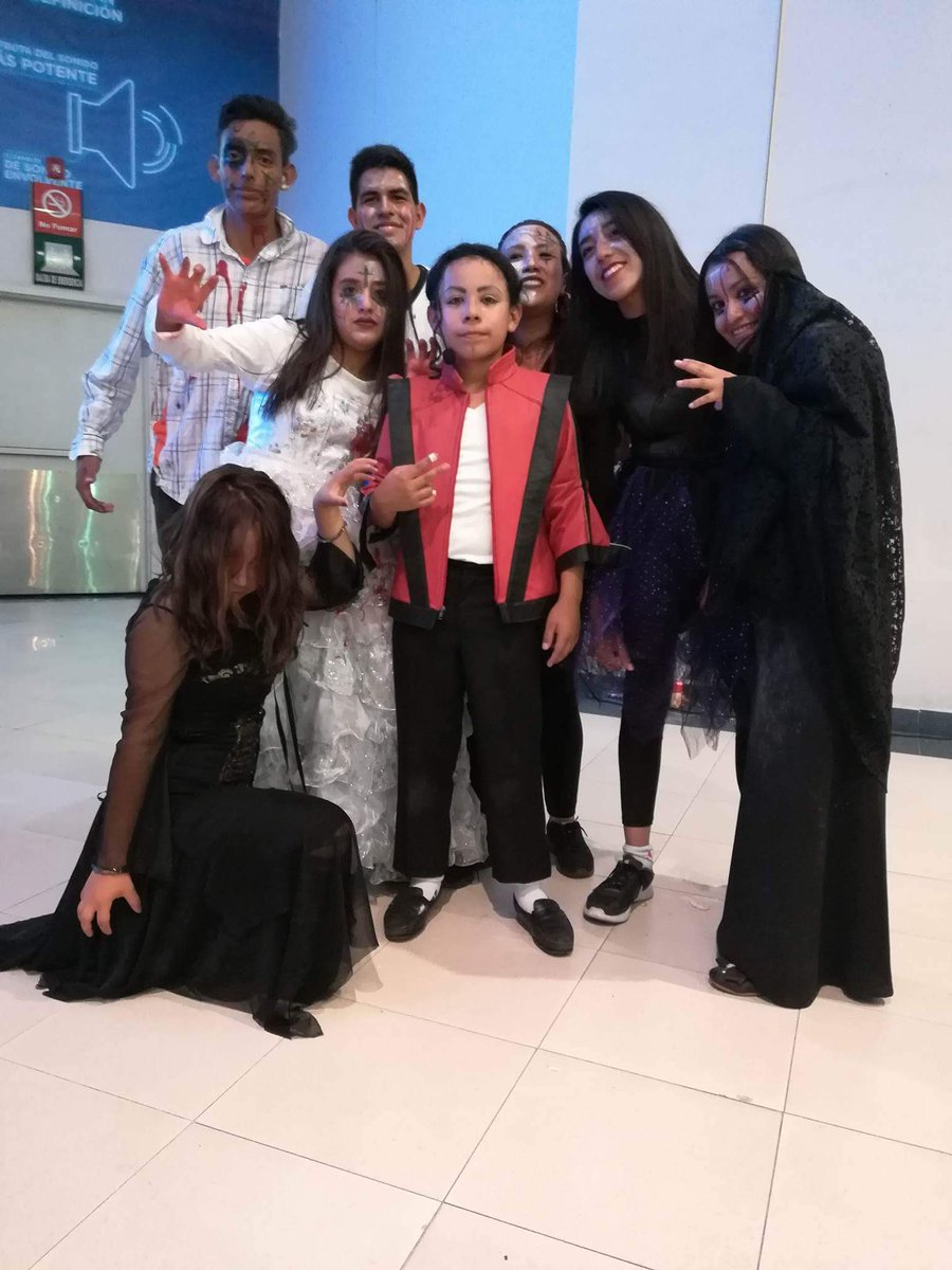ANGELJACKSONF's tweet photo. Ángel jackson en sendero Ixtapaluca
#michaeljackson
#jacksonerosdecorazon
#ANGELJACKSON
#HappyHalloween https://t.co/gW2fmO5643