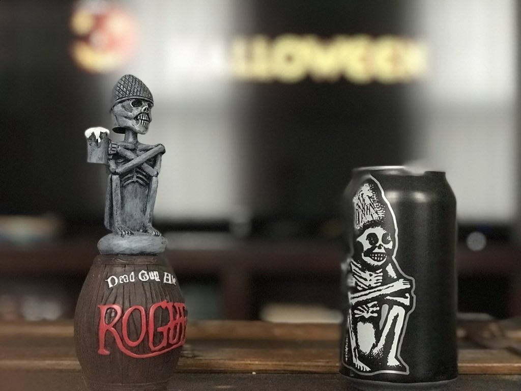 jasontholen29's tweet photo. @theroguedeadguy @VoodooDoughnut Little buddy over here is getting ready to hand out some treats while watching his favorite scary movie. #Halloween #31DaysOfDeadGuy https://t.co/Tmm90H3EBf
