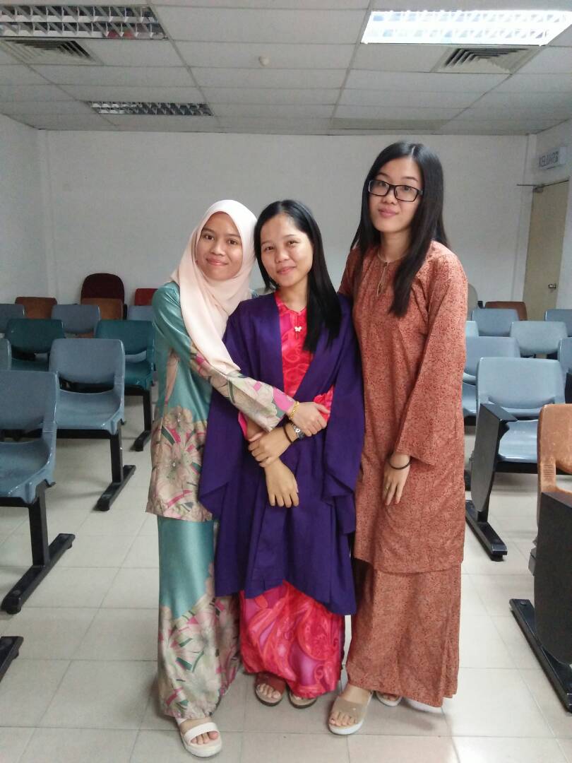 cik_farhah's tweet photo. Interpreter konvo sesi pagi ni @nhyiela95 #purpleflood #convex17 #USM https://t.co/4FhPC1BK4H