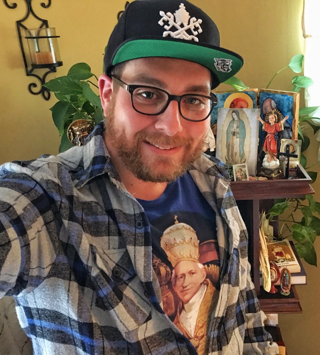 tonyatthetable's tweet photo. Iโm ready for #Halloween!! Iโm dressed as a #Papist!! ๐
#KeysOfPeter #PopeLeoXIII #RerumNovarum #VincenzoPecci #GioacchinoPecci @jmjcat3 https://t.co/9leLiuuBbu