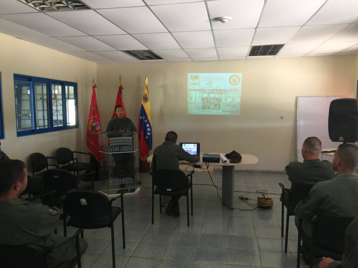 CEMAOOCCIDENTE's tweet photo. Personal del @CEMAOOCCIDENTE asiste a conferencia de conocimeinto de los puntos de recobro operacional dictada por el Cnel Luis Reyes Rivero https://t.co/2GIkovHATP