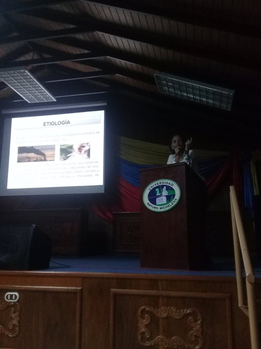EscFT_UAM's tweet photo. Ya inicio la 3era Master Class con la TCP. Maria C. Fernandez https://t.co/lEjZ2WTXUv