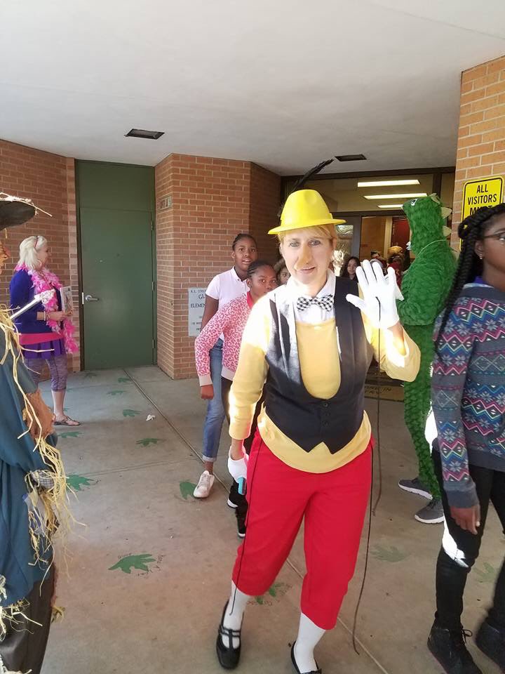 MyGESGators's tweet photo. First and fifth grade teachers in chatracter too! #noplacelikeGlendale #IRCSchools https://t.co/zIhLTaSYJP