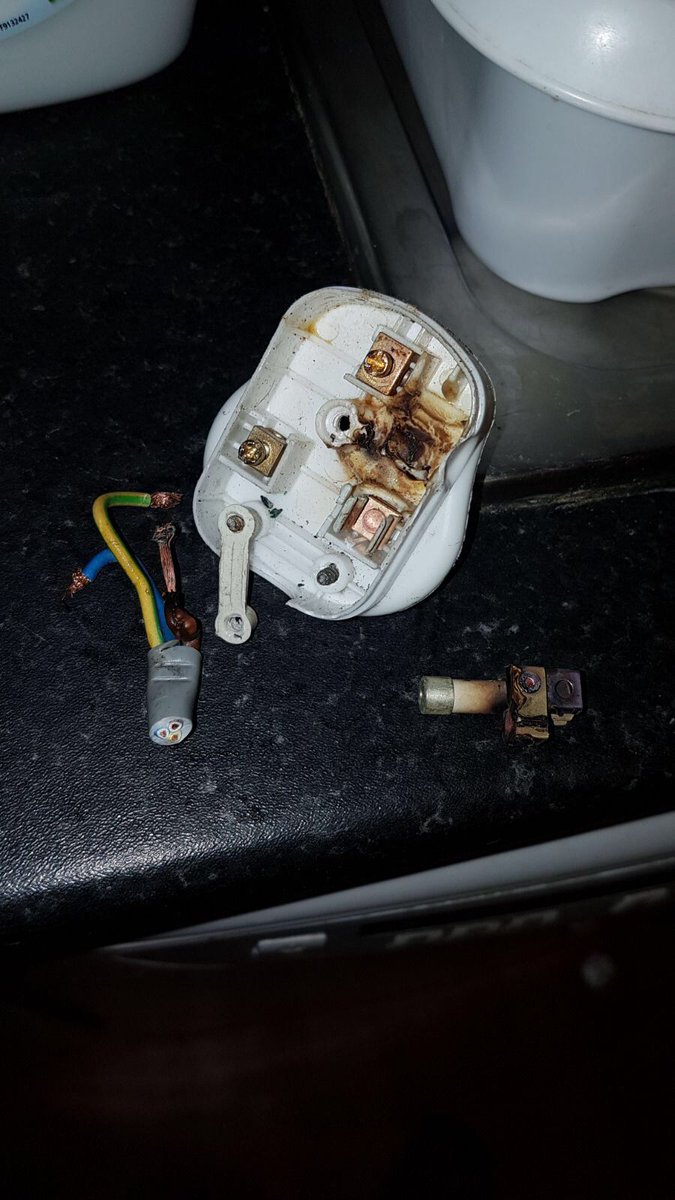 TDSLUK's tweet photo. Another potential #firehazard found yesterday by Adam 🔥 #washingmachine with a loose connection in #Eastbourne #visualcheck #firesafety https://t.co/uspUXmIiVj