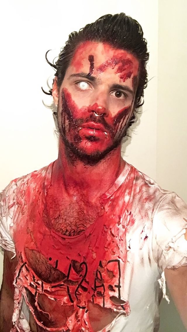 TeamCharneau's tweet photo. Instagram Stories | Halloween look https://t.co/RRwb1r7iY9