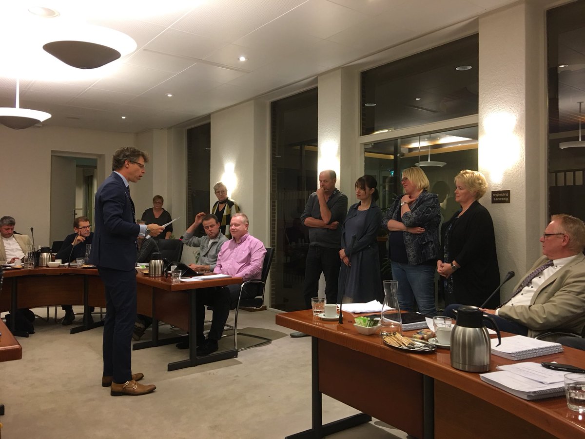 CDAWkwartier's tweet photo. Cursisten politiek actief uit Groogegast krijgen vanavond hun certificaat. Gefeliciteerd. Een tweede cursus start binnenkort. https://t.co/hR1uKLu7qf