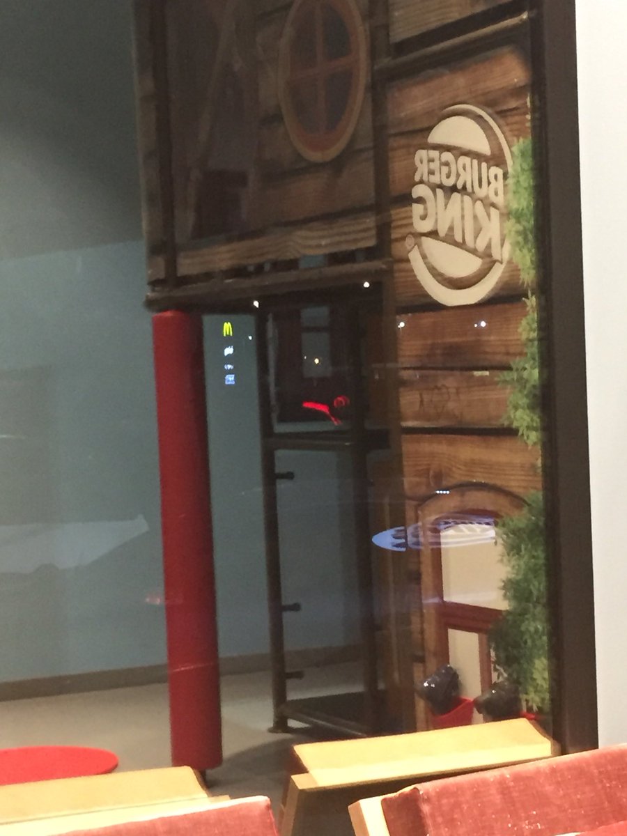 Juli1brnt's tweet photo. @BurgerKingFR Depuis l’arrivée de burger King au pontet (84) y a plus que comme ça que je savoure un mc do 😋 #inbkitrust https://t.co/0mYy2sLDSU