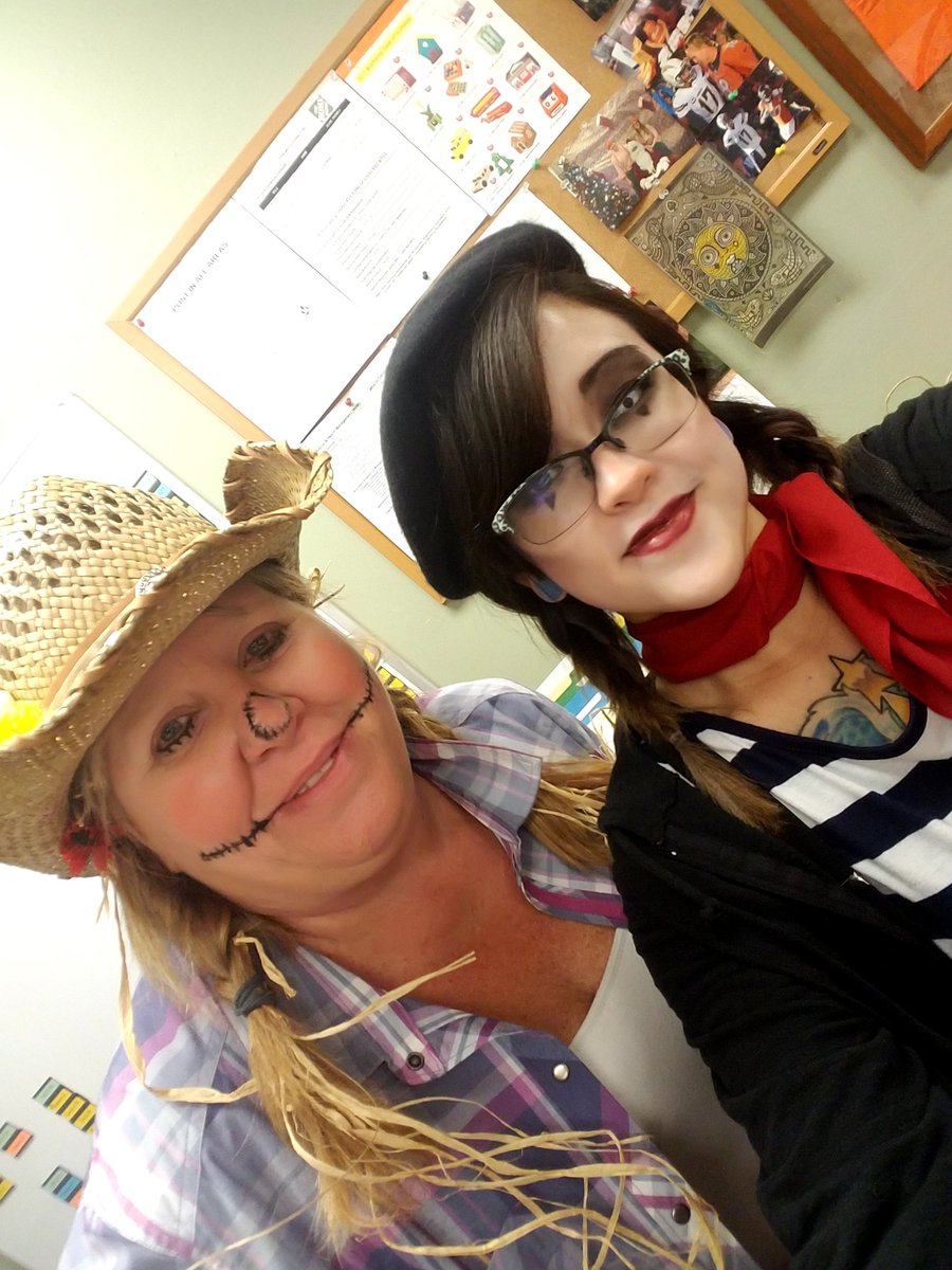 MZPothoven's tweet photo. Halloween at the depot! #halloween #1541 @ChasingAutumn22 @chad_morris1414 @faithpayne50 @MarkletonHD https://t.co/agDT1xrNYd