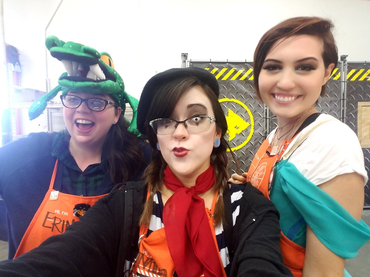 MZPothoven's tweet photo. Halloween at the depot! #halloween #1541 @ChasingAutumn22 @chad_morris1414 @faithpayne50 @MarkletonHD https://t.co/agDT1xrNYd