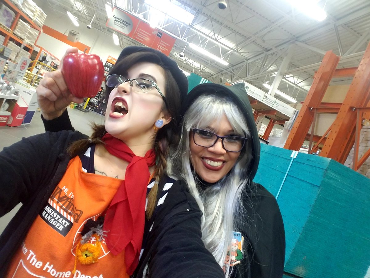 MZPothoven's tweet photo. Halloween at the depot! #halloween #1541 @ChasingAutumn22 @chad_morris1414 @faithpayne50 @MarkletonHD https://t.co/agDT1xrNYd