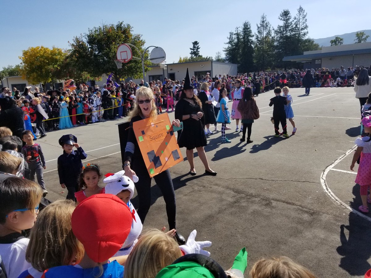 USDDanielle's tweet photo. Great costumes at Oster's Halloween parade &amp; fun TK centers. #usdlearns https://t.co/tk7deycoPX